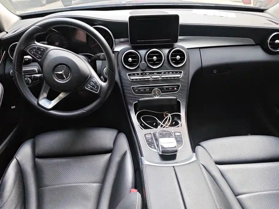 Mercedes-Benz C-Class — миниатюра 12