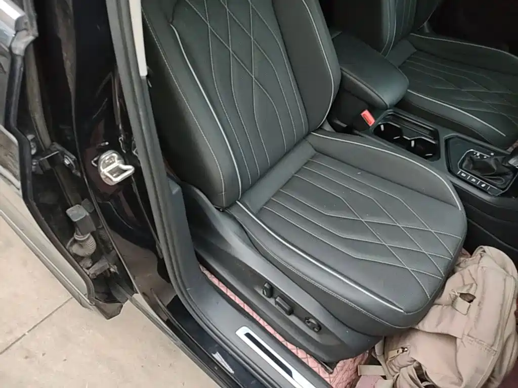 Volkswagen Tiguan L — миниатюра 25