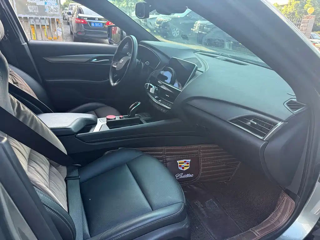 Cadillac CT5 — миниатюра 6