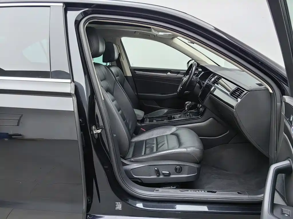 Volkswagen Phideon — миниатюра 23