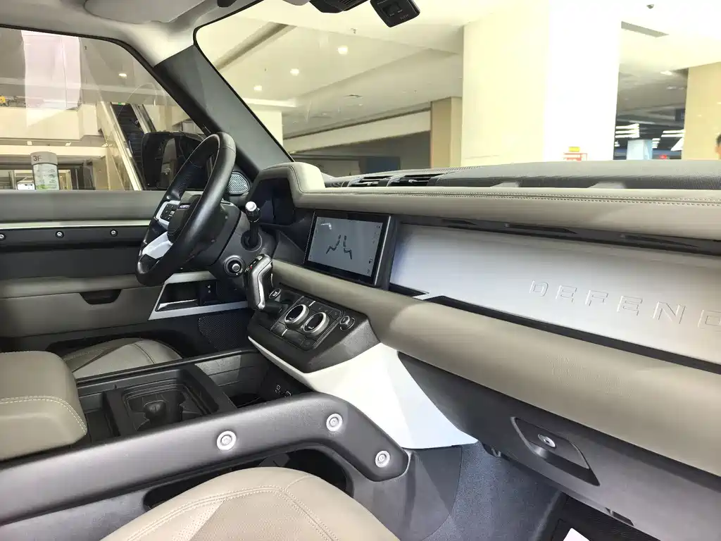 Land Rover Defender — миниатюра 15