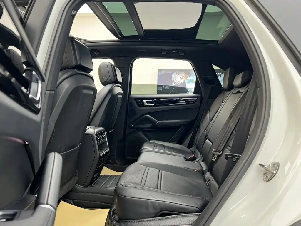 Porsche Cayenne — миниатюра 30