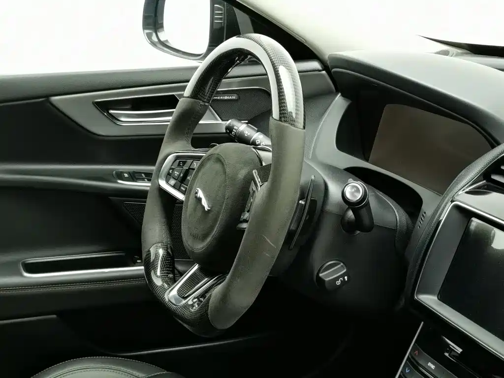 Jaguar XEL — миниатюра 22