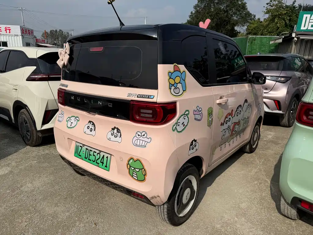 Wuling MINIEV — миниатюра 7