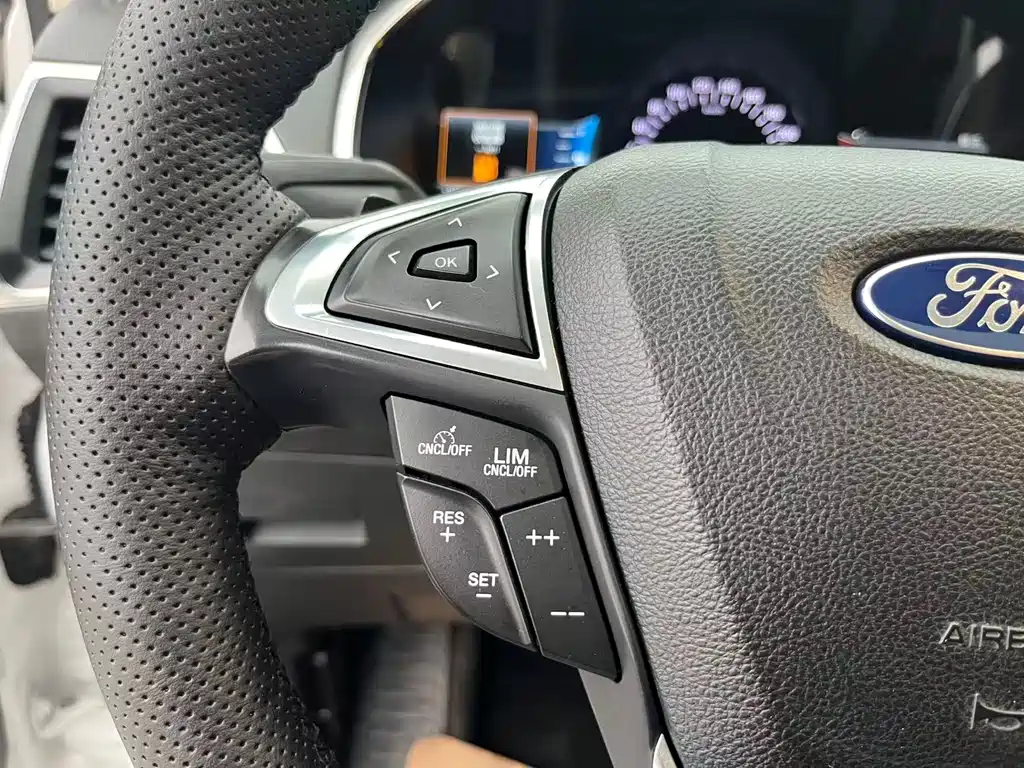 Ford Edge — миниатюра 8