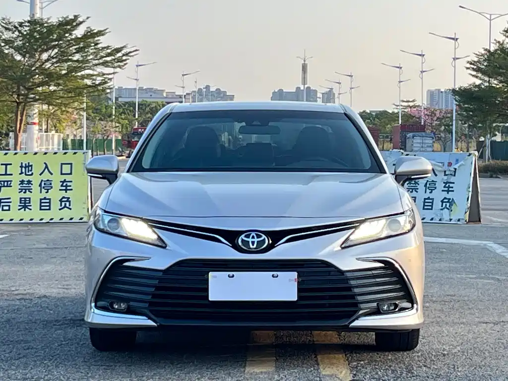 Toyota Camry — миниатюра 2