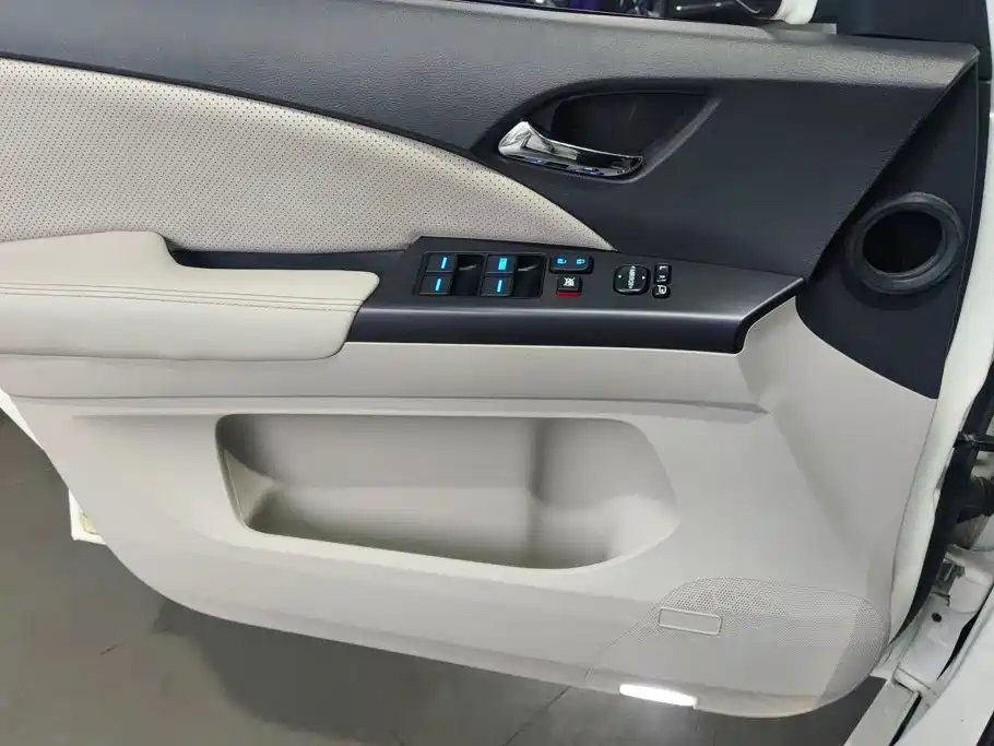 BYD e6 — миниатюра 7