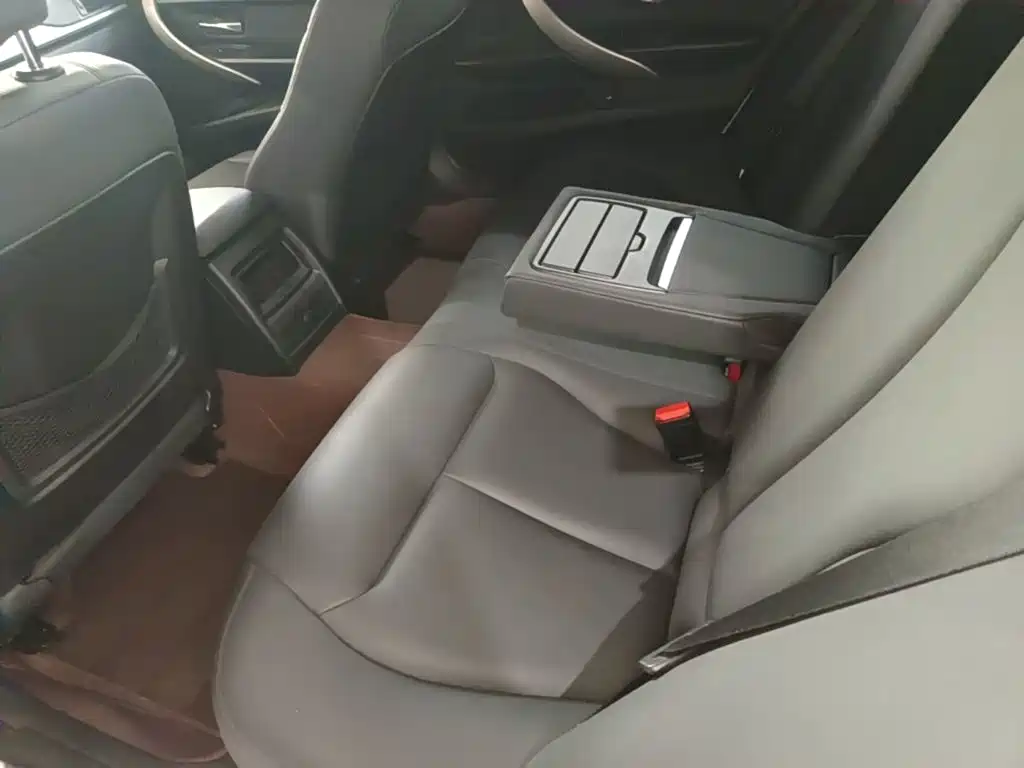 BMW 3 Series — миниатюра 17