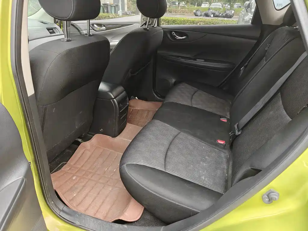 Nissan Tiida — миниатюра 10