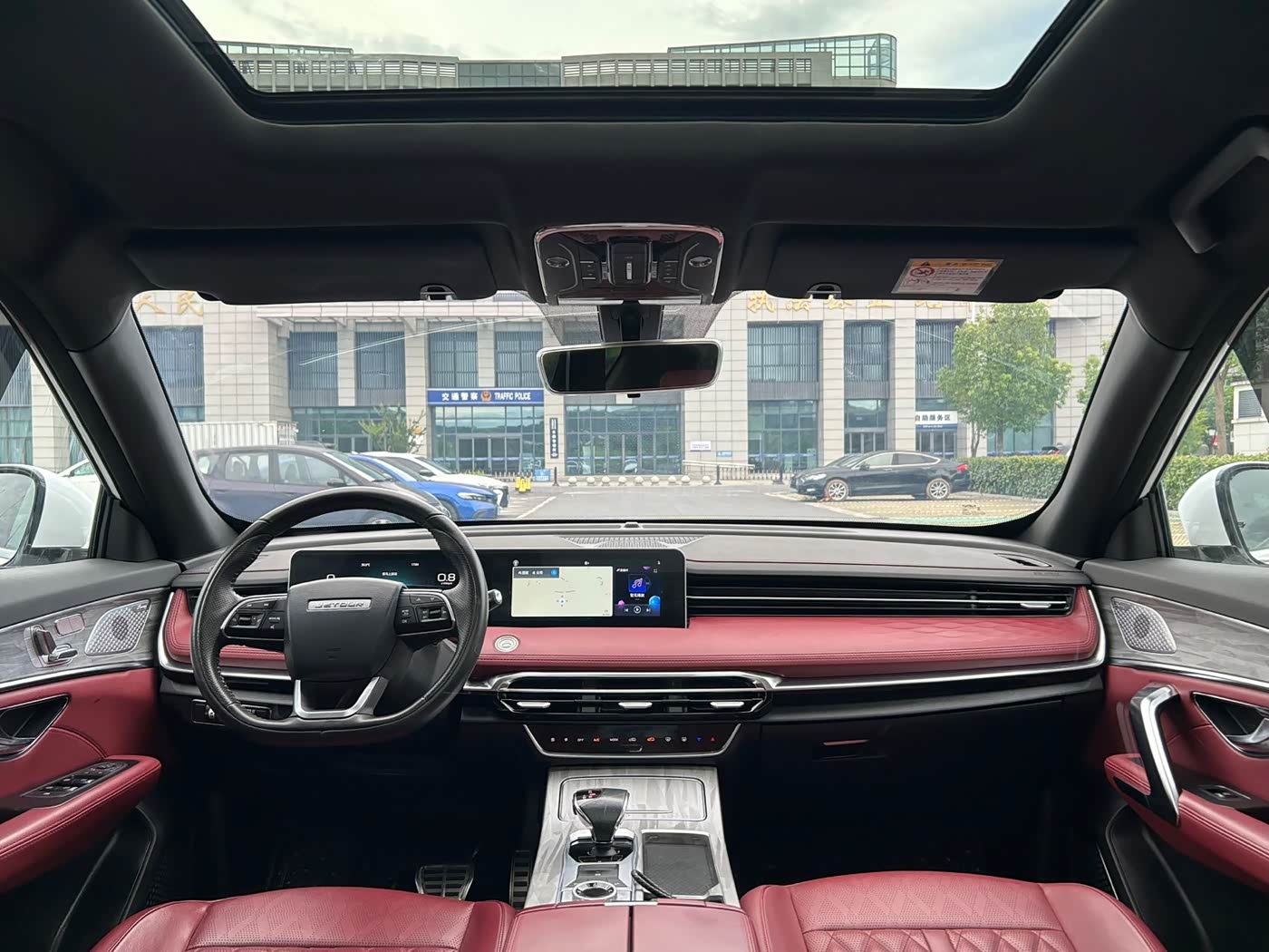 Jetour Jetour X70 PLUS 1.5 л 2024 г. Белый, пробег 40000 км