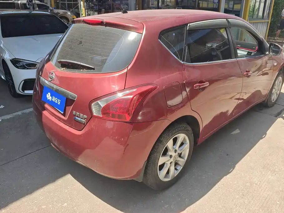 Nissan Tiida — миниатюра 3