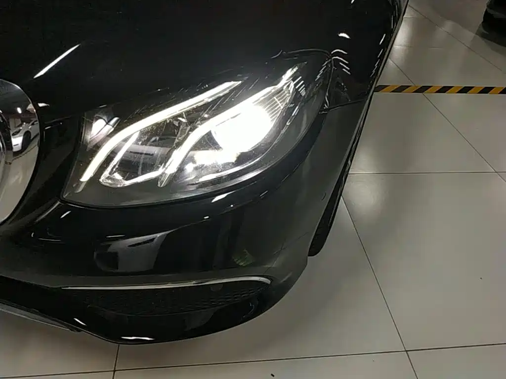 Mercedes-Benz E-Class — миниатюра 24
