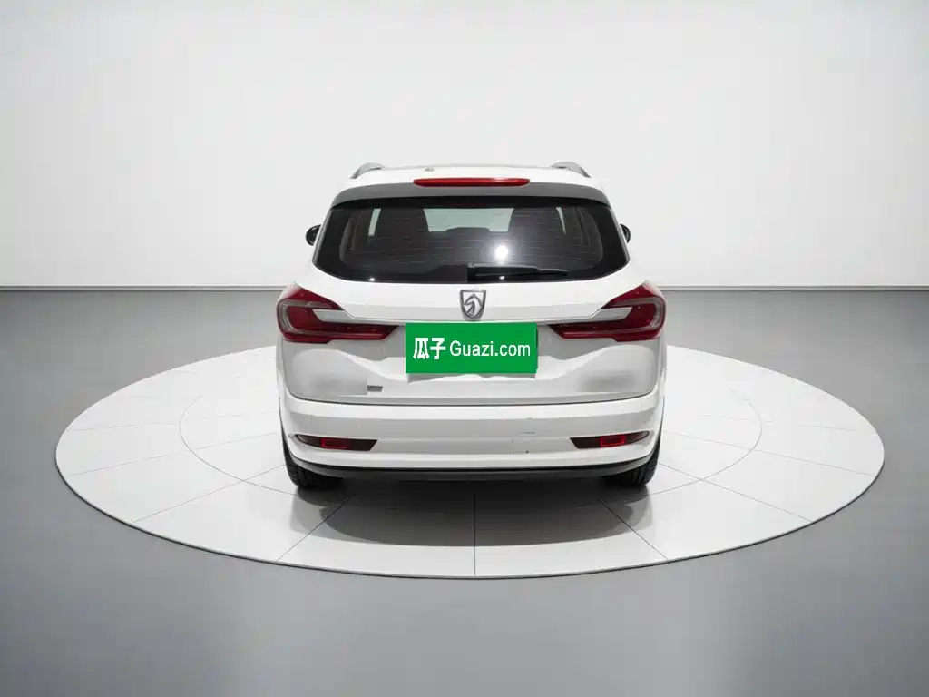 Baojun 310W — миниатюра 3