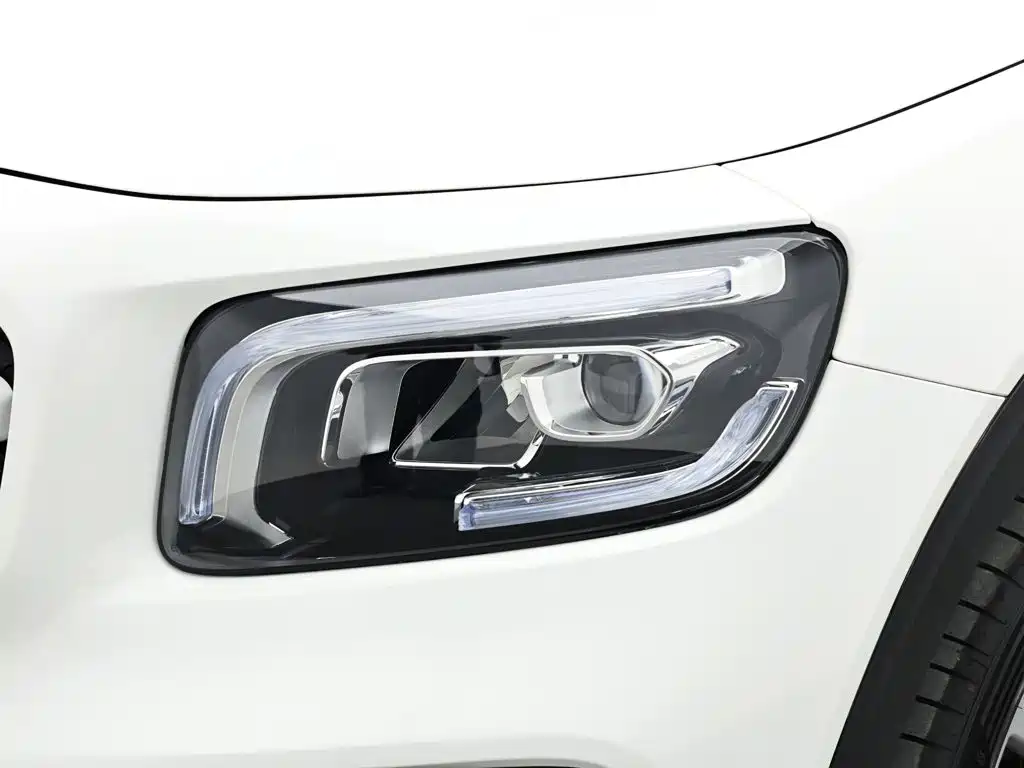 Mercedes-Benz GLB — миниатюра 18