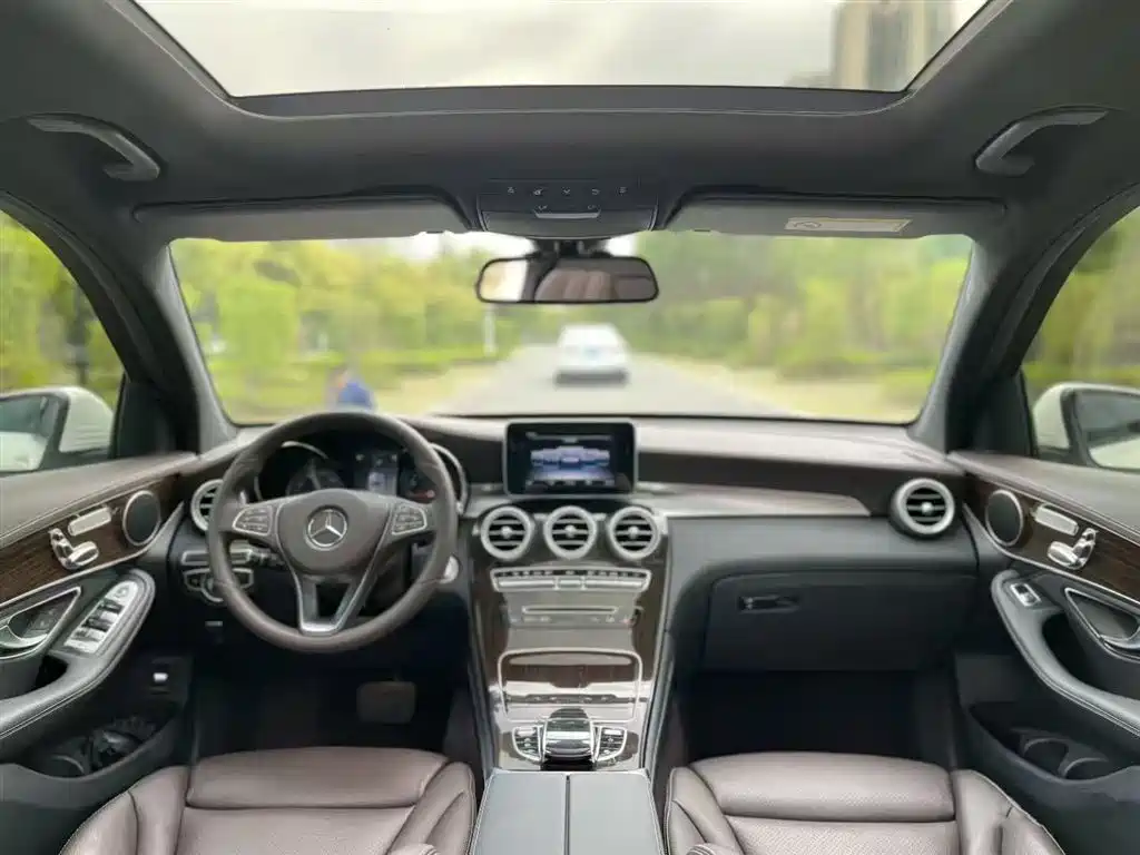 Mercedes-Benz GLC 2019 GLC 260 L 4MATIC