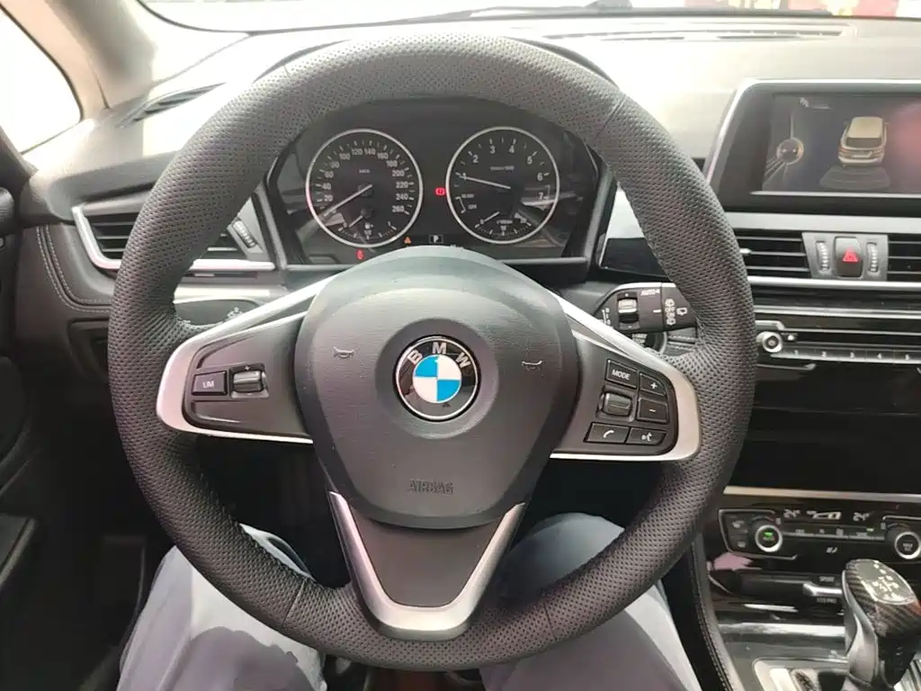 BMW 2 Series Active Tourer — миниатюра 11