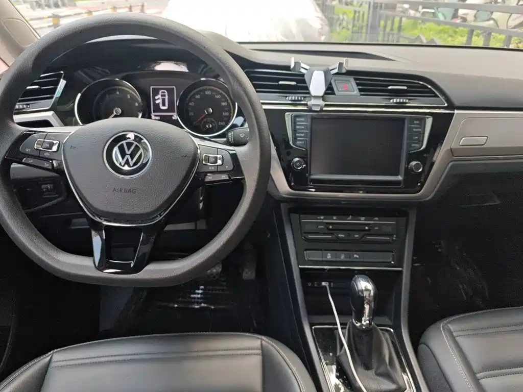Volkswagen Touran — миниатюра 5