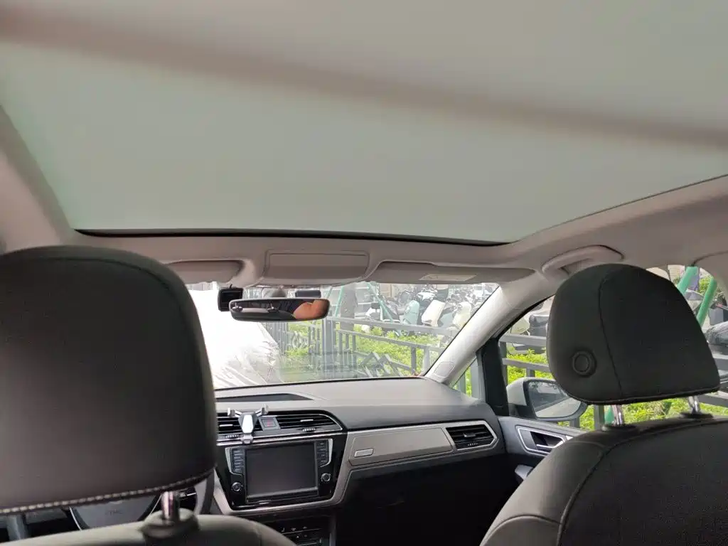 Volkswagen Touran — миниатюра 14