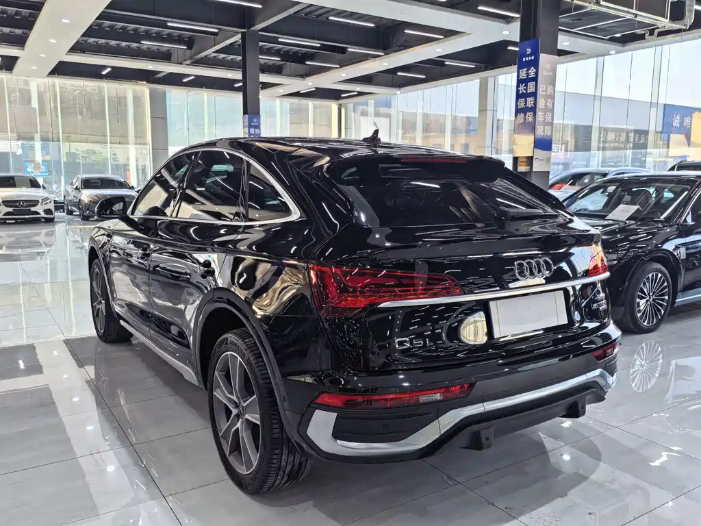 AUDI Q5L SPORTBACK