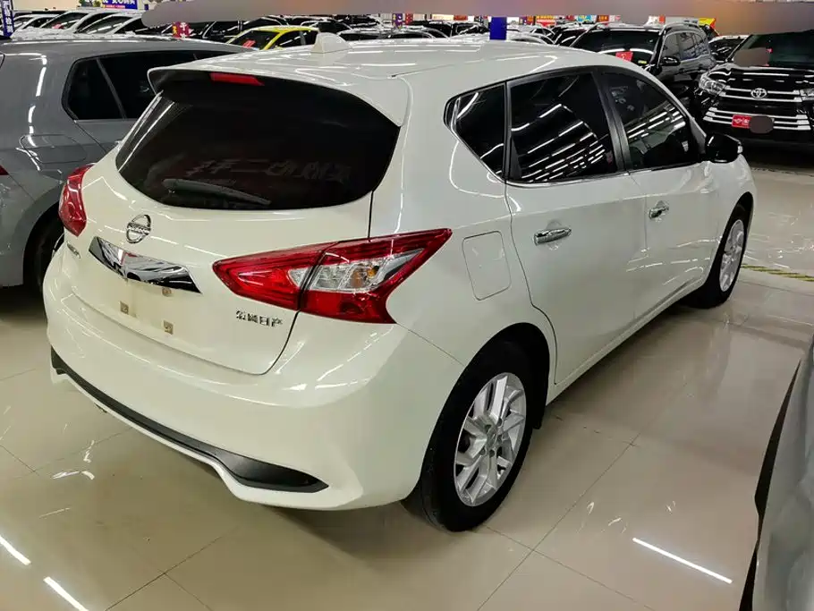 Nissan Tiida — миниатюра 3