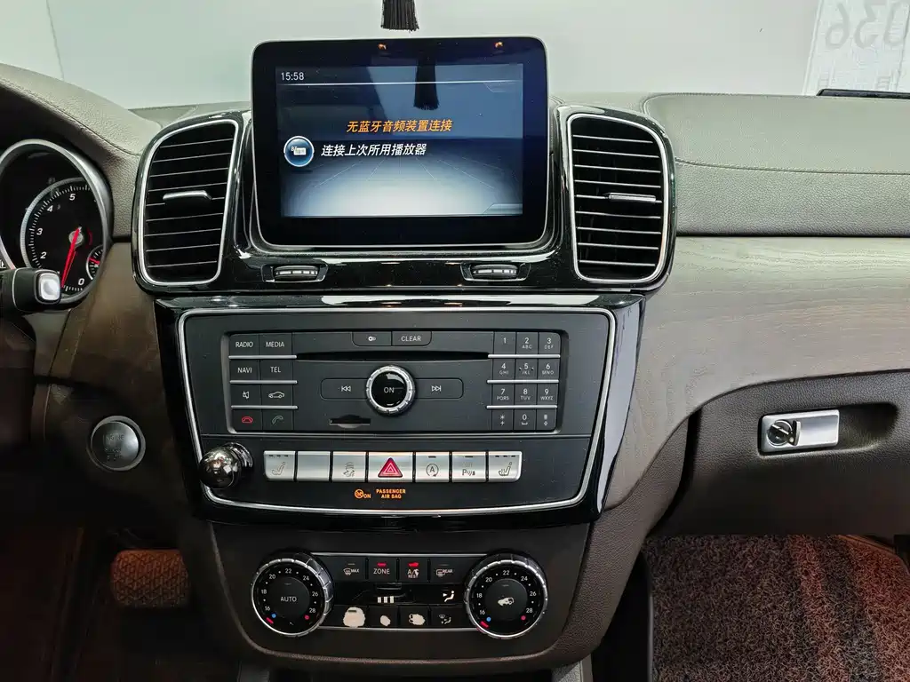 Mercedes-Benz GLE (Import) — миниатюра 17