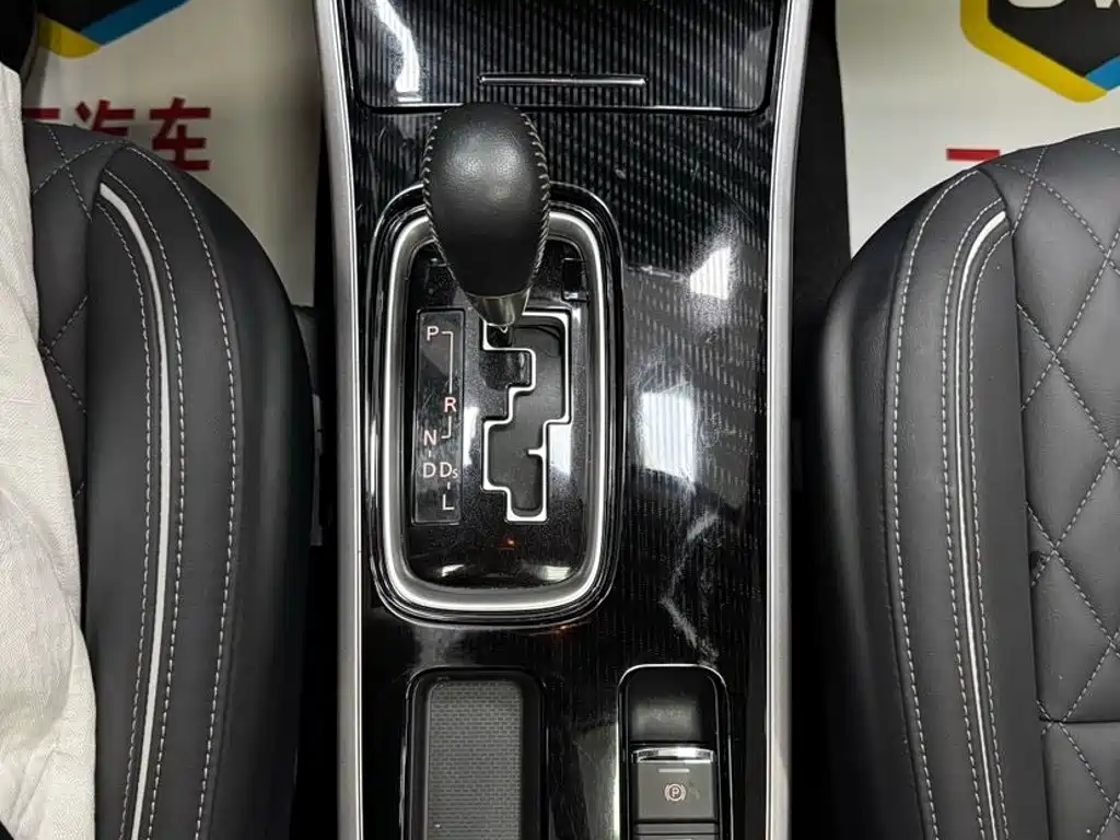 Mitsubishi Outlander — миниатюра 12