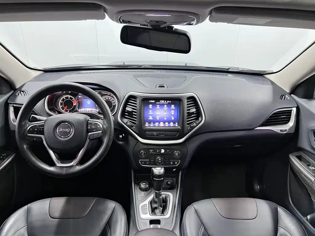 Jeep Cherokee — миниатюра 11