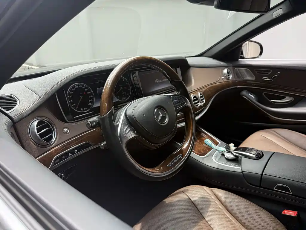 Mercedes-Benz S-Class — миниатюра 9