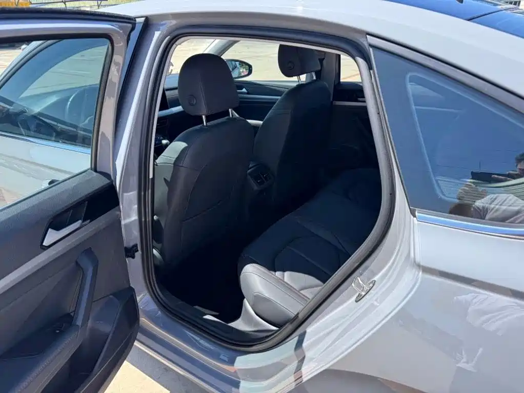 Volkswagen Lavida — миниатюра 5