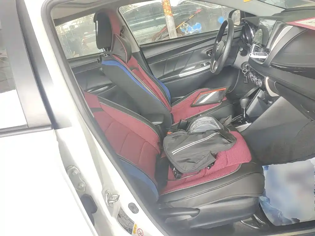 Toyota Yaris L — миниатюра 25