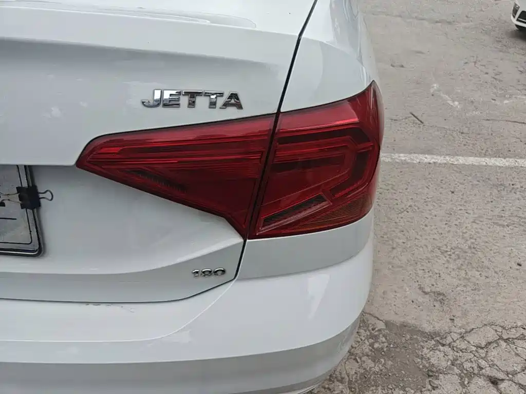 Volkswagen Jetta — миниатюра 8