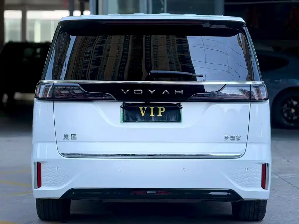 VOYAH Dreamer — миниатюра 4
