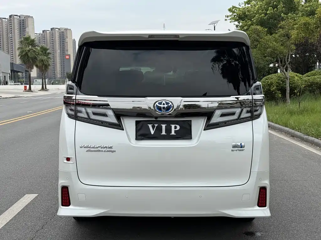 Toyota Vellfire — миниатюра 3