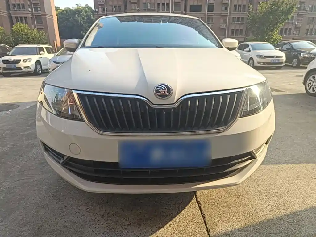 Skoda Rapid — миниатюра 3