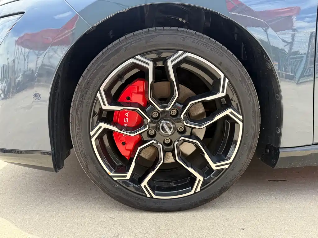 Nissan N7 - фото 16
