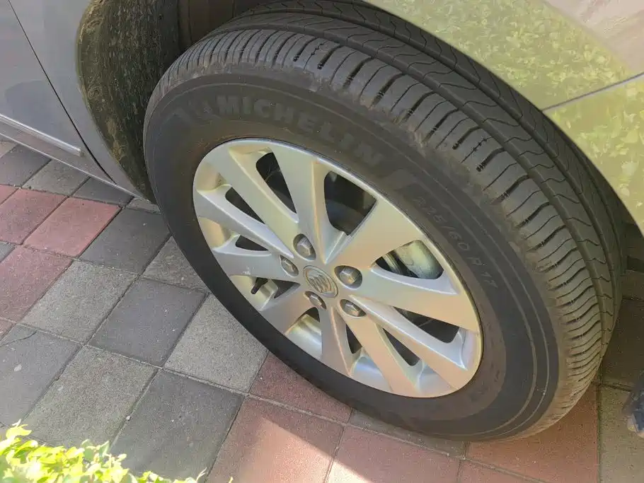 Buick GL8 — миниатюра 5