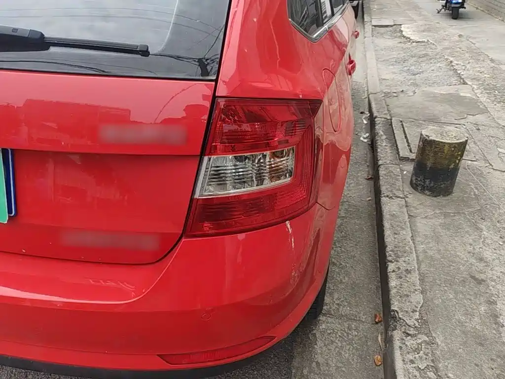 Skoda Rapid Spaceback — миниатюра 8