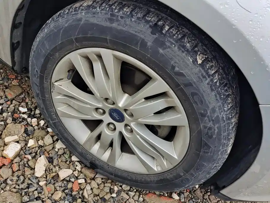 Ford Focus — миниатюра 6