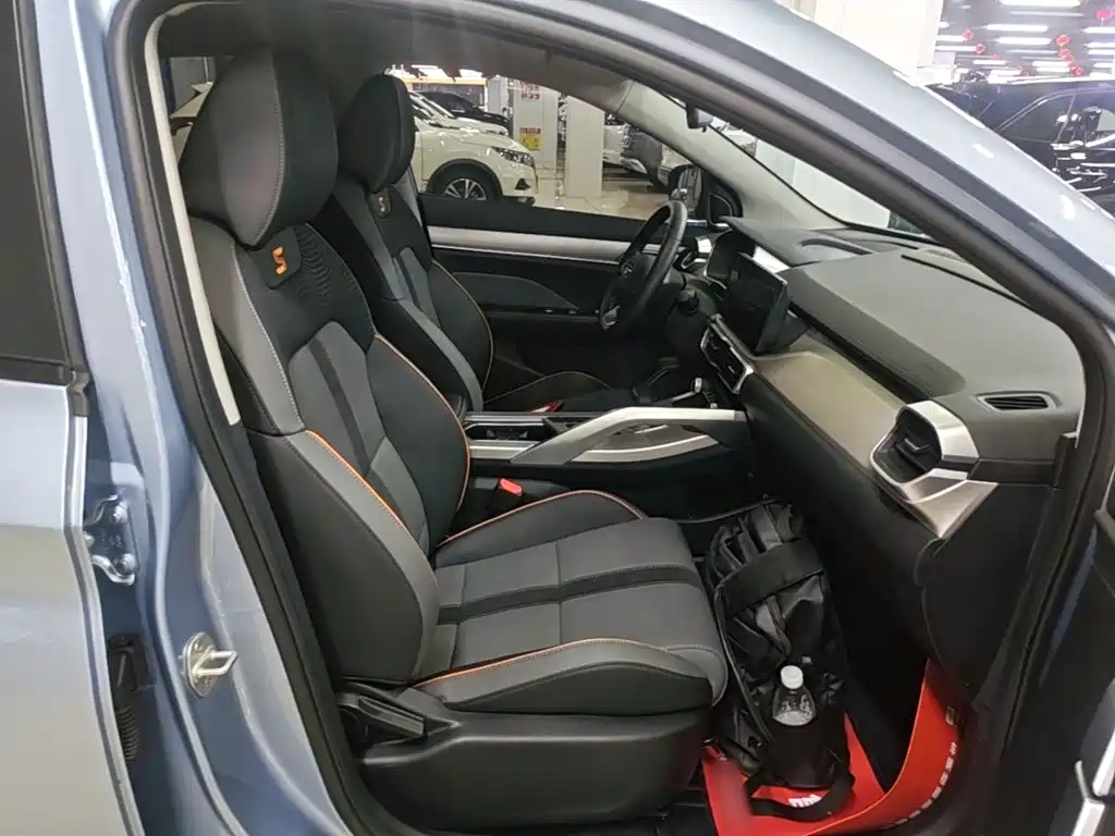 Geely Binyue — миниатюра 25
