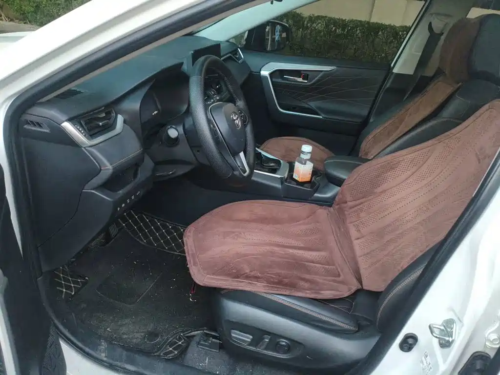 Toyota RAV4 — миниатюра 11
