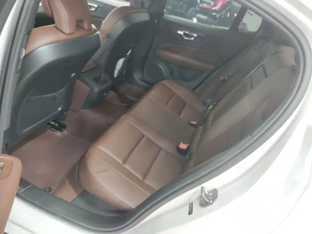 Volvo S60 — миниатюра 17