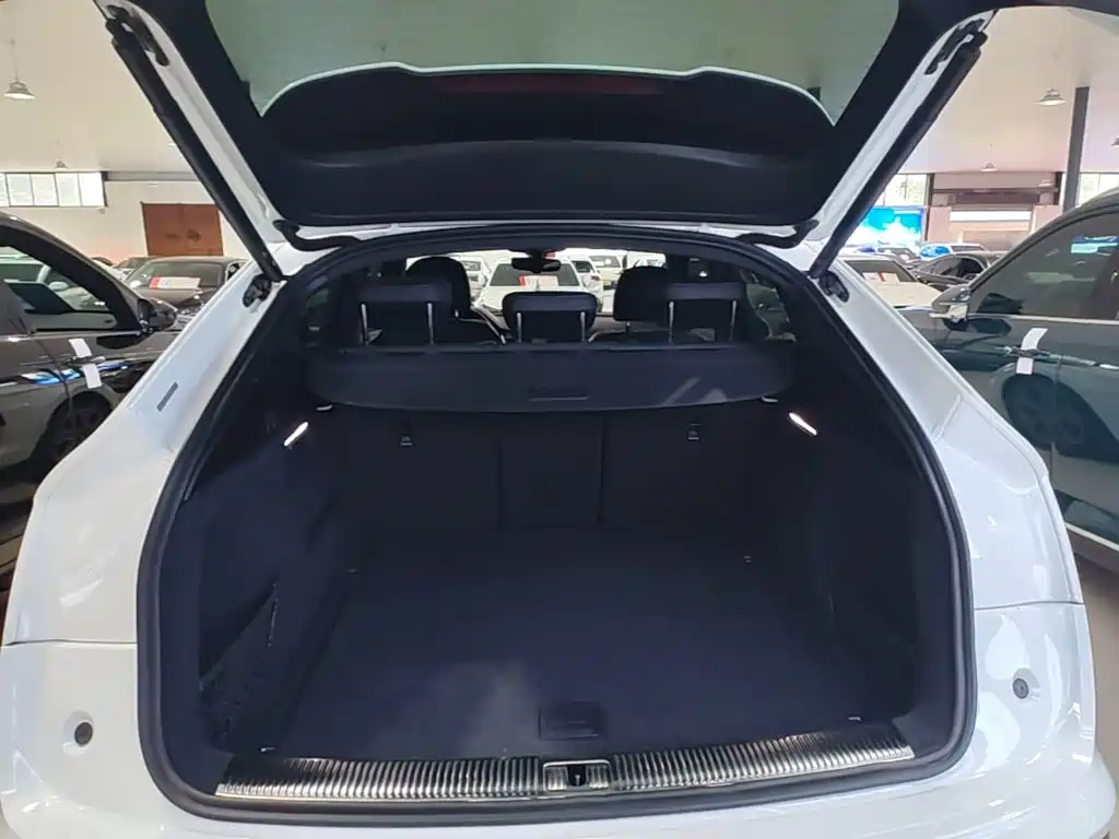 Audi Q5L Sportback — миниатюра 19