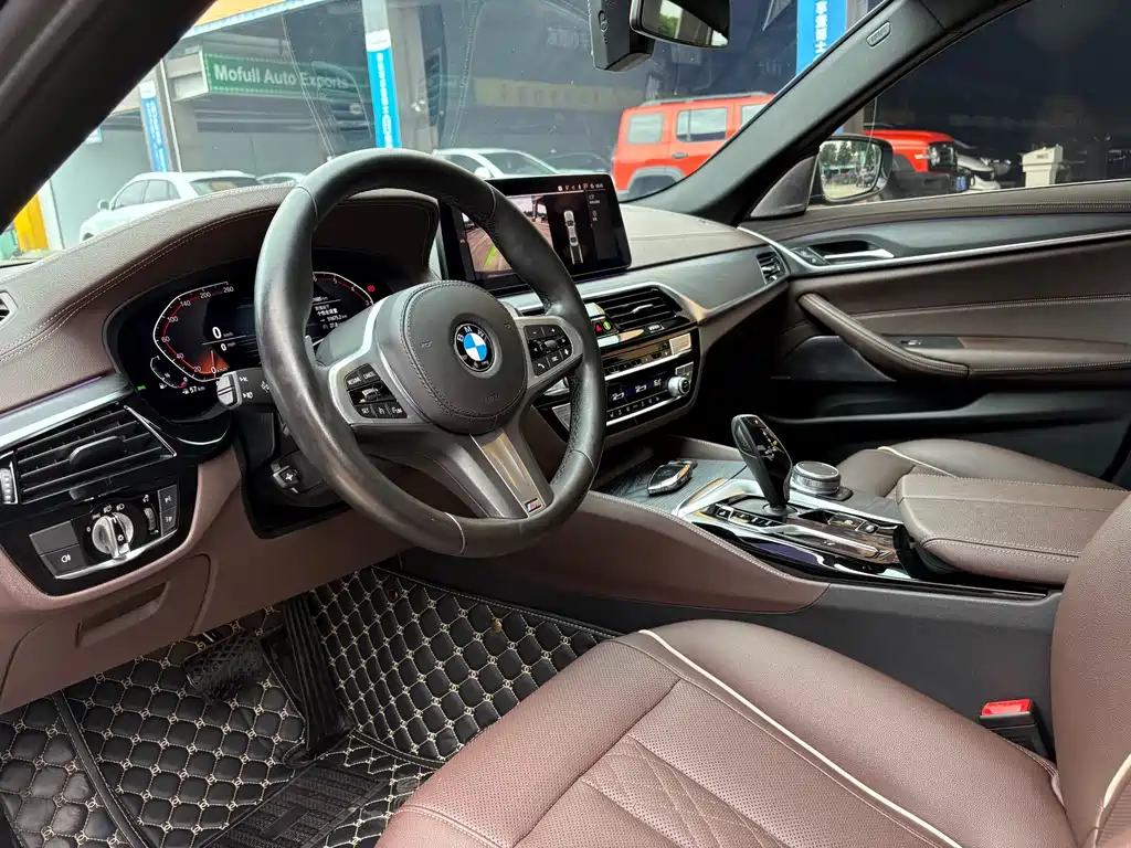 BMW 5 Series — миниатюра 4