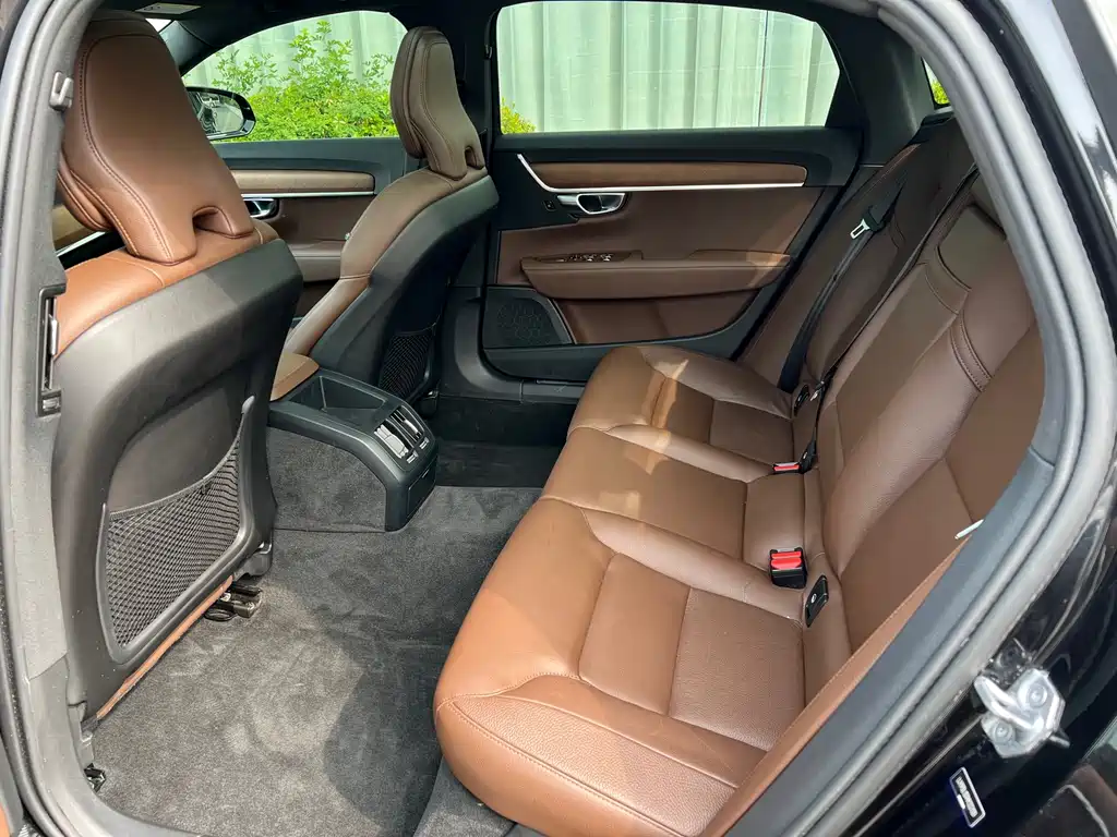 Volvo S90 — миниатюра 6