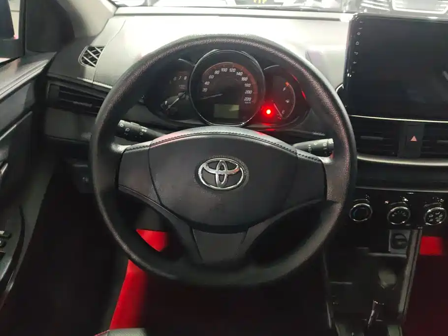 Toyota Yaris L — миниатюра 15