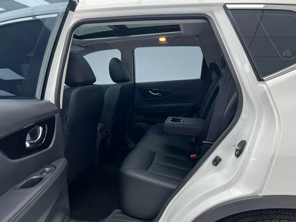 Nissan X-Trail — миниатюра 17