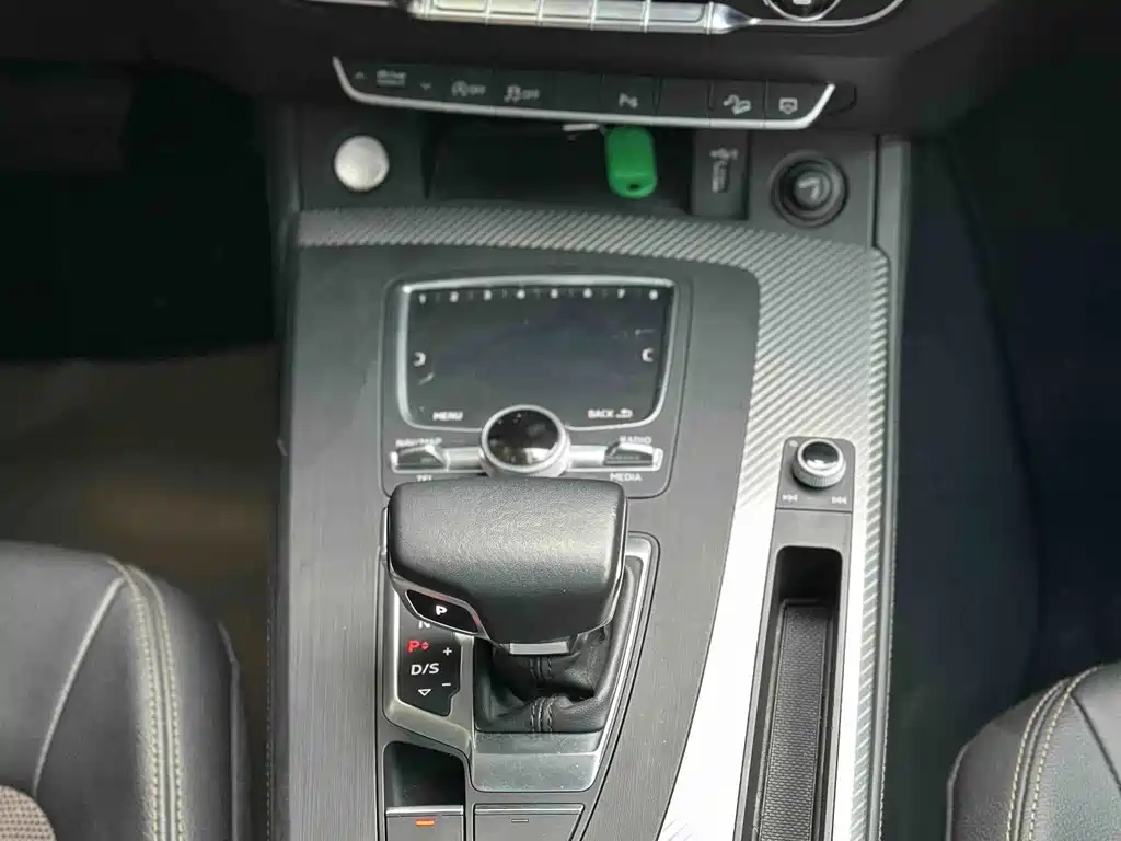 Audi Q5L — миниатюра 27