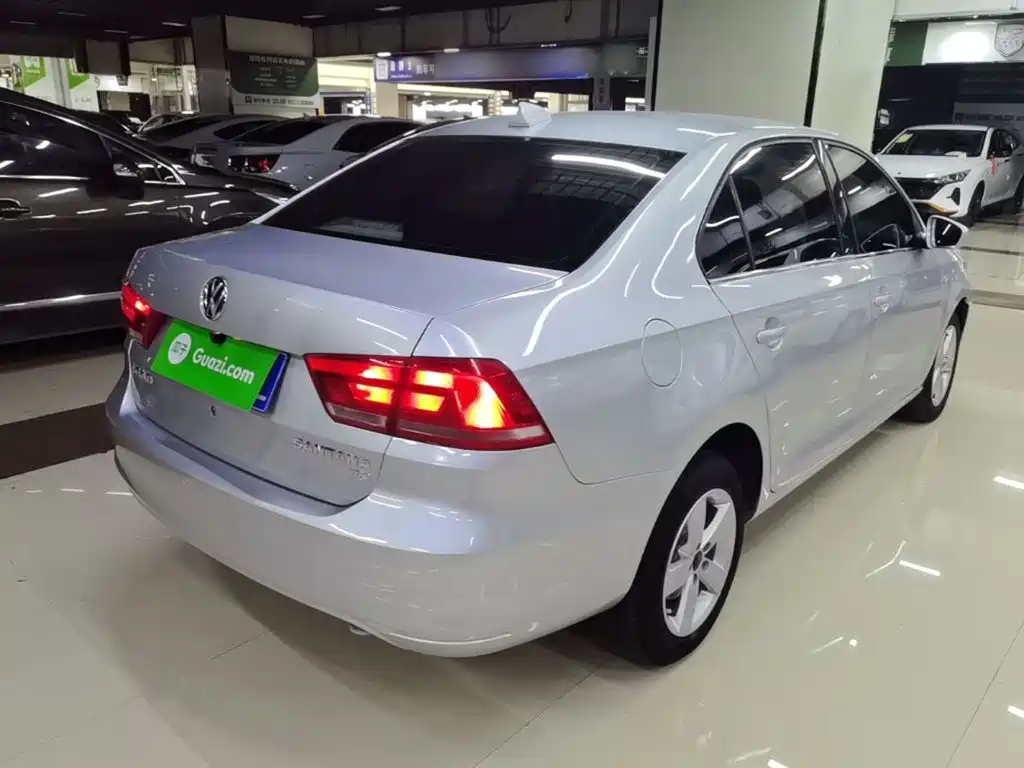 Volkswagen Santana — миниатюра 7