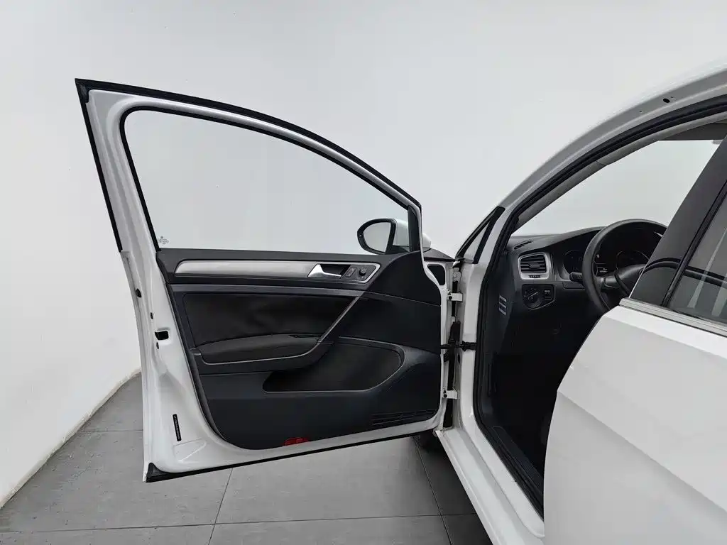 Volkswagen Golf — миниатюра 8