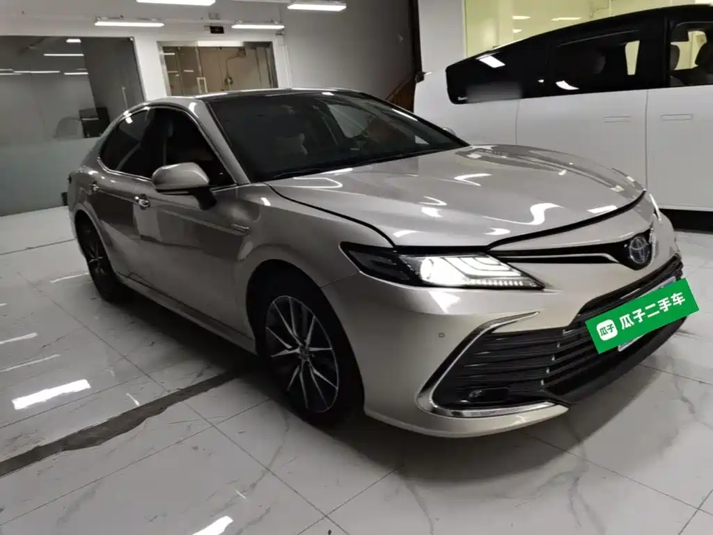 Toyota Camry — миниатюра 4